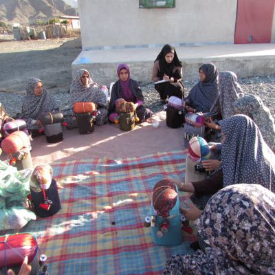 ارائه تسهیلات به هنرمندان صنایع دستی شهرستان منوجان