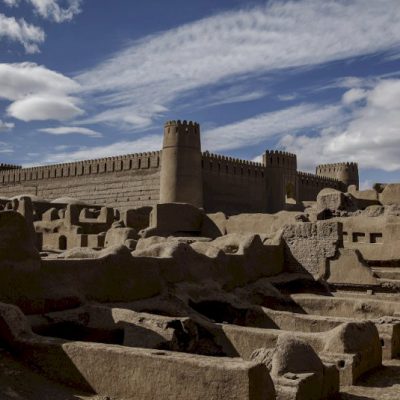 ۵ بنای تاریخی کرمان در حال واگذاری به سرمایه‌گذار است